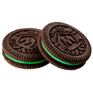 Печенье сахарное "Сэндвич" с какао, с фисташковой нач. и взрывной карамелью