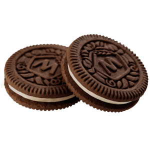 Печенье сахарное "Шоколадный сэндвич" с ванильным вкусом